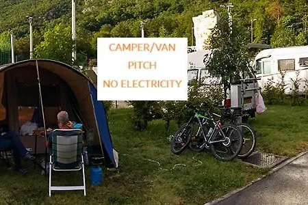 Kamp Tura- Pitch Only אתר קמפינג *