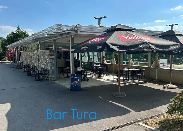 Kamp Tura- Pitch Only キャンプ場